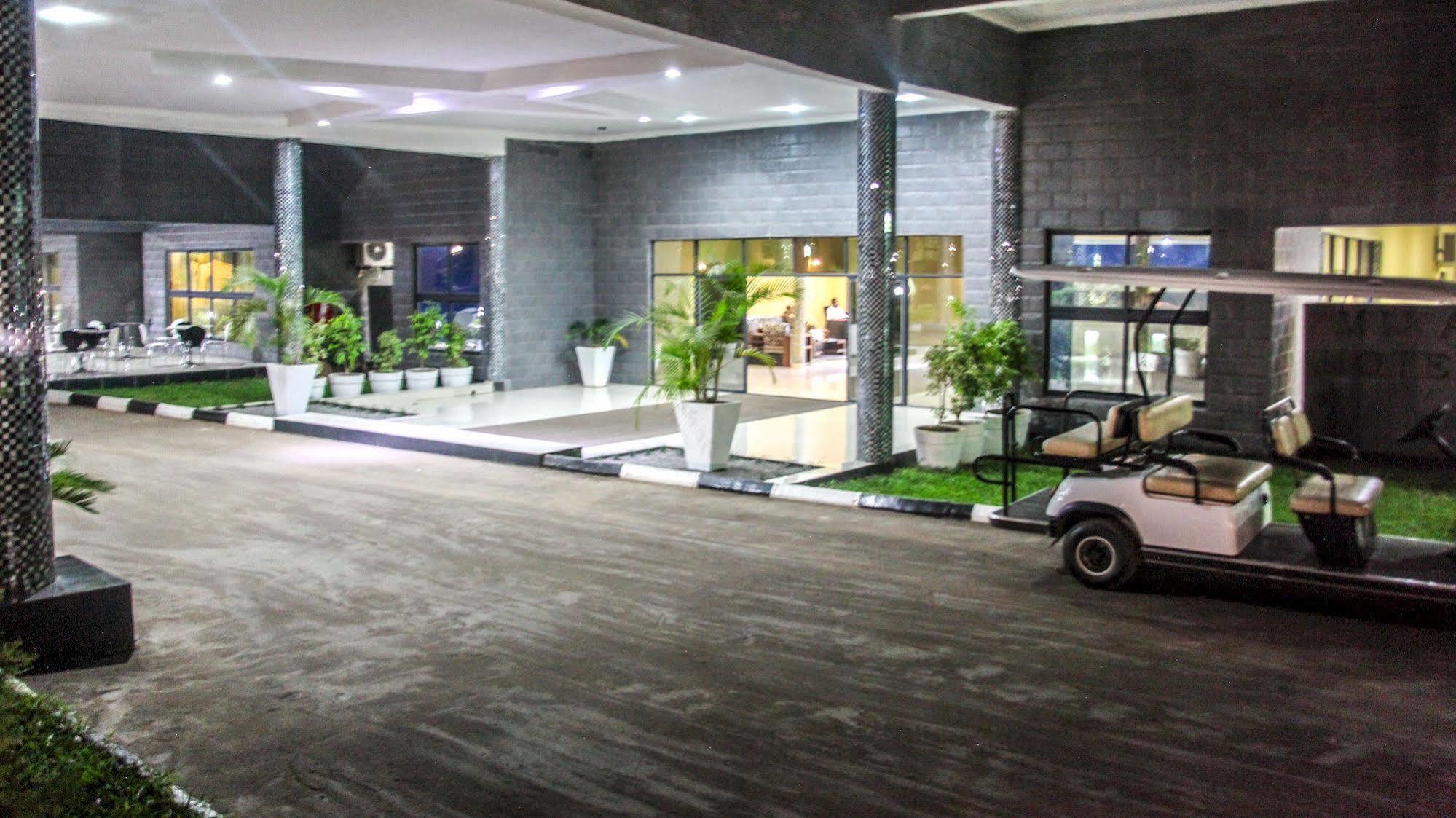 Hotel Mika Convention Center Lusaka Exteriér fotografie